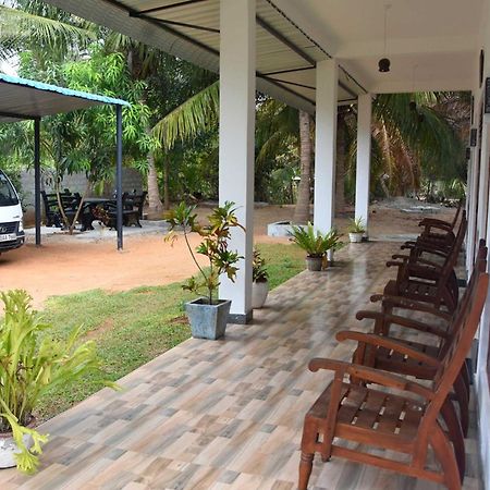 Wilpattu Lakwin Guest Hotel Pahala Maragahawewa Exterior photo